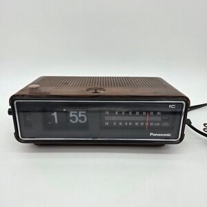Vintage Panasonic RC-6253 Flip Clock Alarm Radio Wood Grain MCM Japan 70s Tested